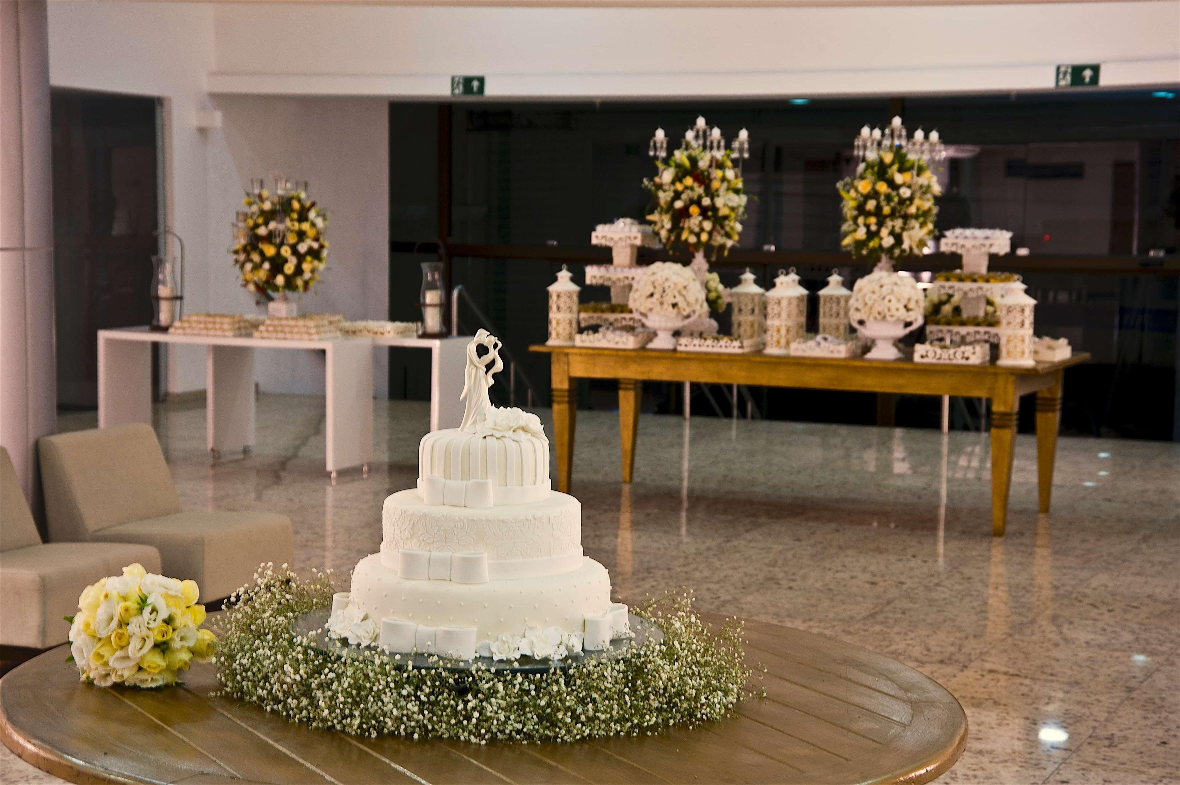 Best Western Premier Maceio ภายนอก รูปภาพ A wedding cake