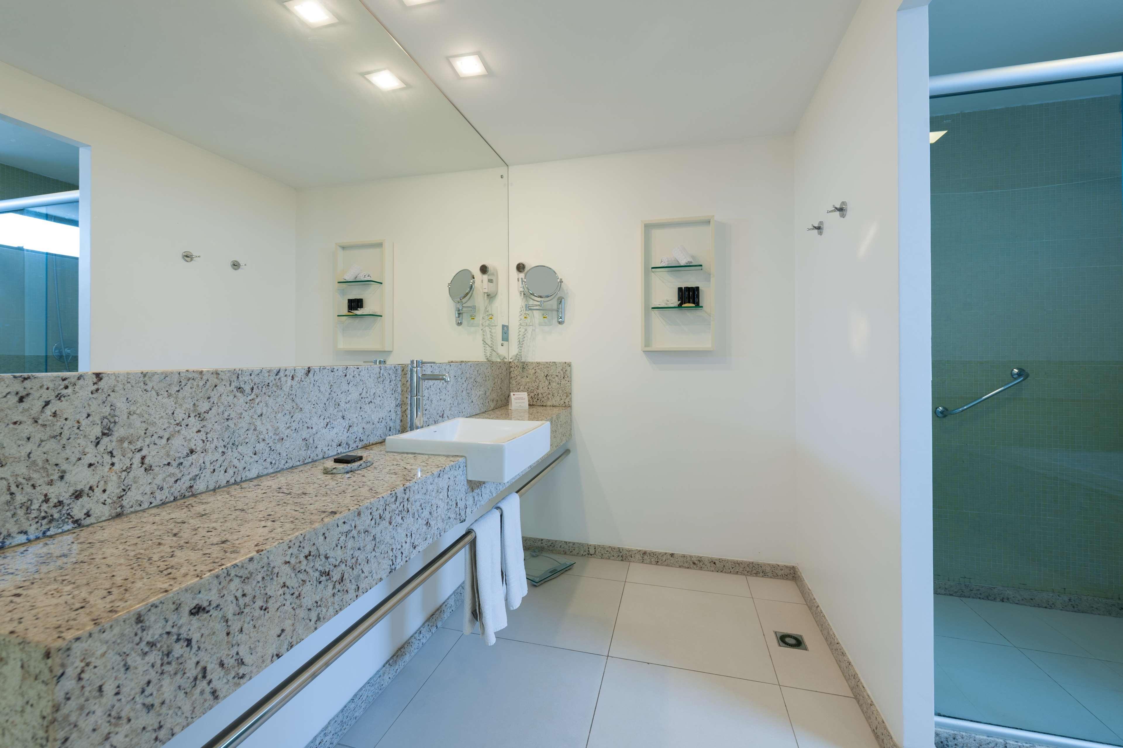 Best Western Premier Maceio ภายนอก รูปภาพ Bathroom