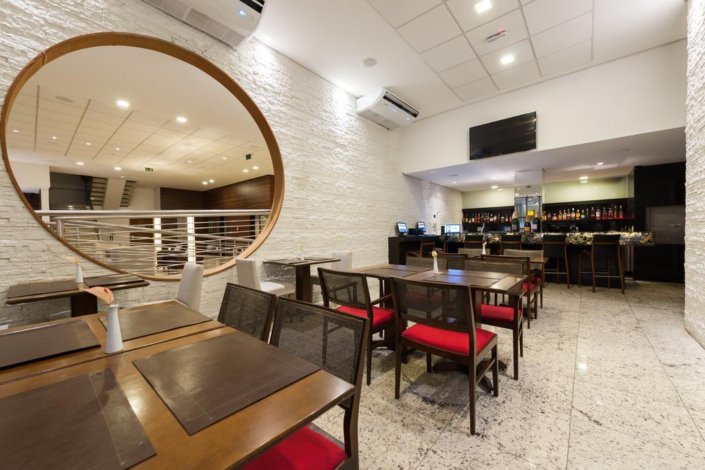 Best Western Premier Maceio ภายนอก รูปภาพ The interior of a restaurant in Japan