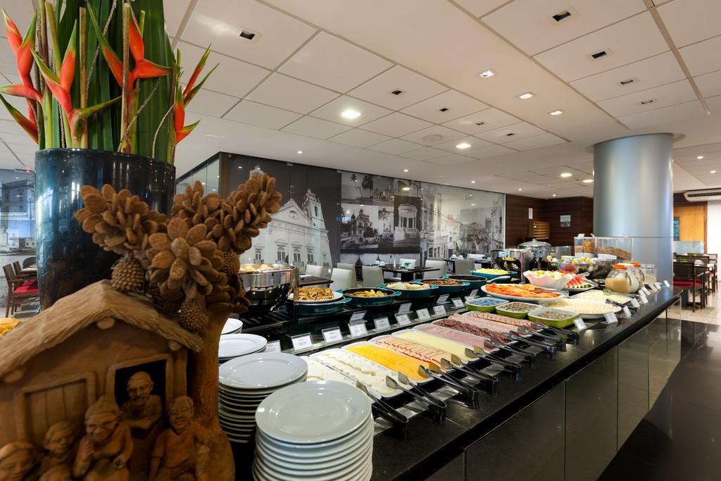 Best Western Premier Maceio ภายนอก รูปภาพ A buffet at a hotel